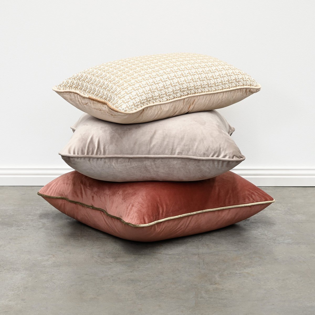 Nougat - Velvet Cushion - 40 x 60