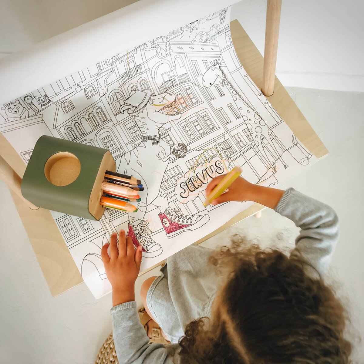 Drewniany stół „IKIGAI” z regulacją wysokości