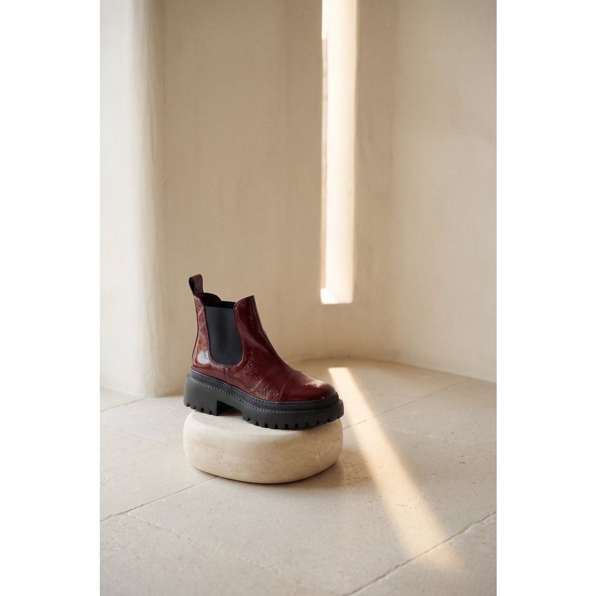 MACU BURGUNDY – Stiefeletten aus Lackleder mit extra leichter Sohle
