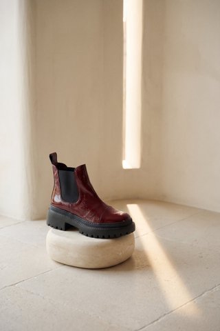 MACU BURGUNDY – Stiefeletten aus Lackleder mit extra leichter Sohle