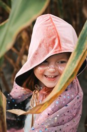 Magico mantello bifacciale per bambini "Stelle arcobaleno"