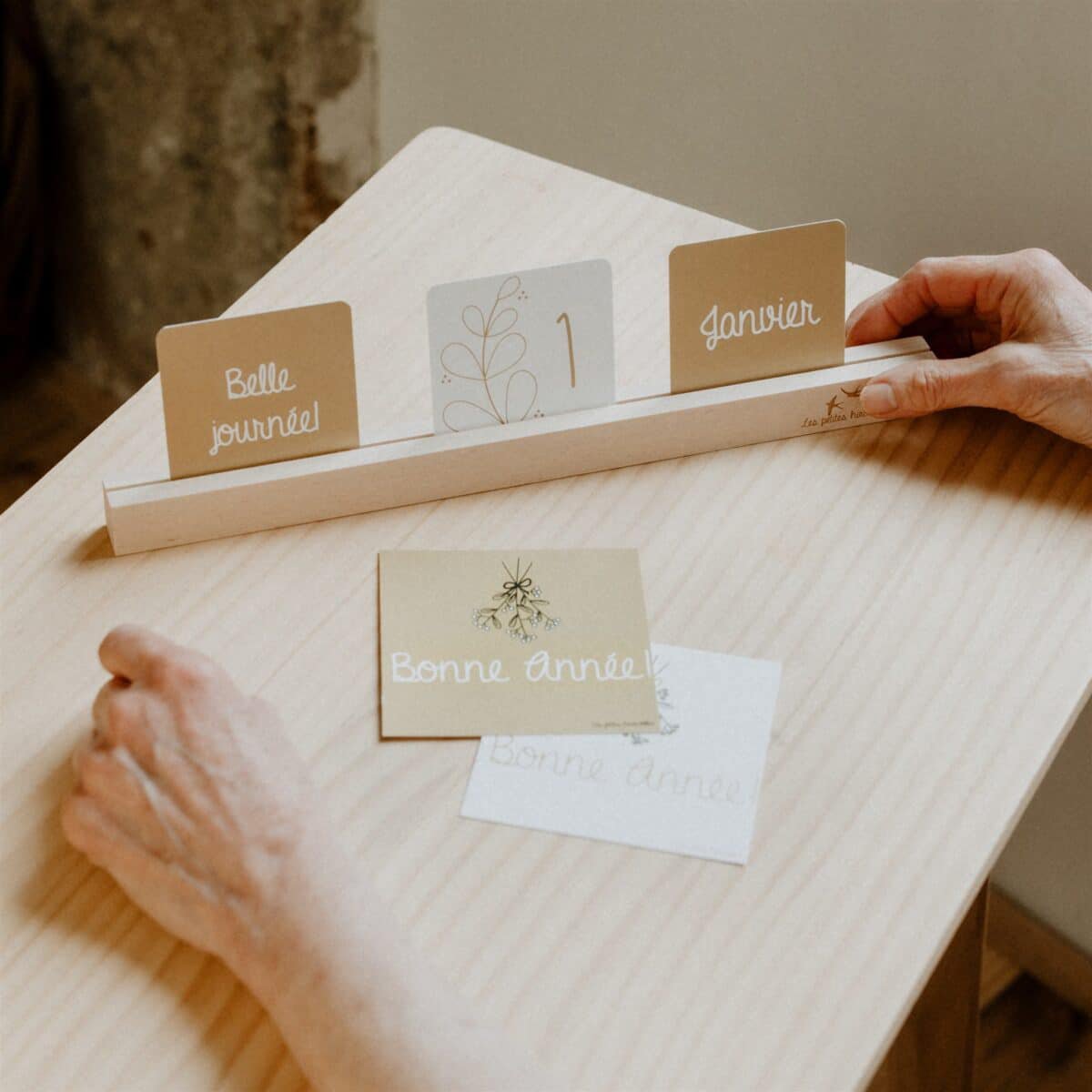 Calendario perpetuo - Pasador de madera y tarjetas de papel