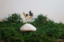 Dekorative Olivenzweig-Goldskulptur, handgefertigte Baumstatue für Wohndekoration, einzigartiges Geschenk, vergoldetes Messing, minimalistisches Design