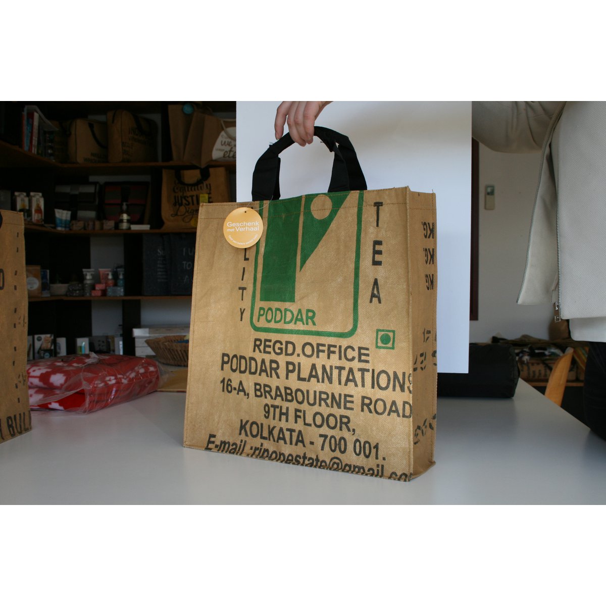 Tea Shopper Medium