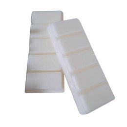 Rectangular white wax melt bars made of cotton. Suitable for use in wax melters to fragrance a room.