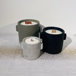 Bougies noires à oreilles en béton