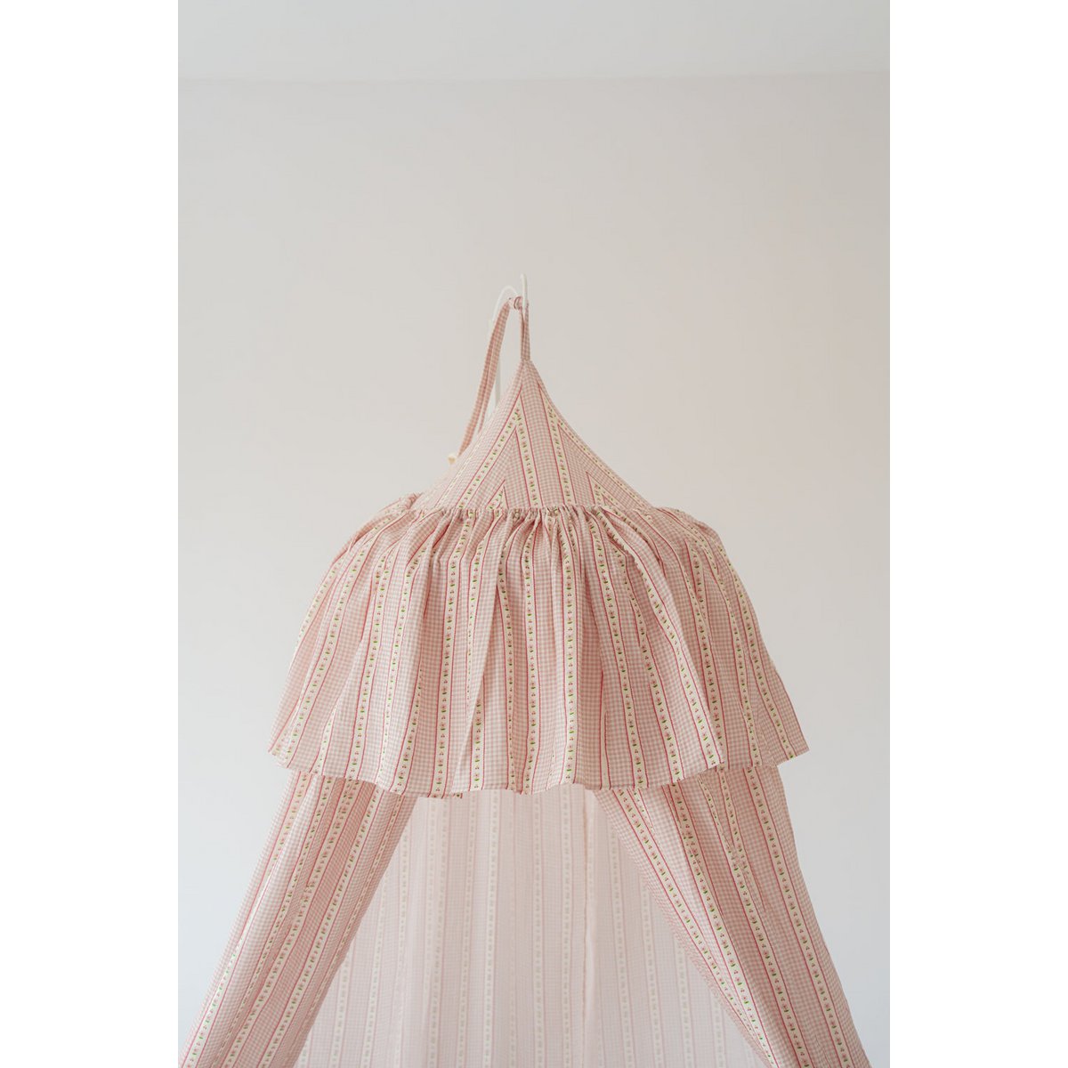 Nursery muslin canopy with ruffle "Vintage style"