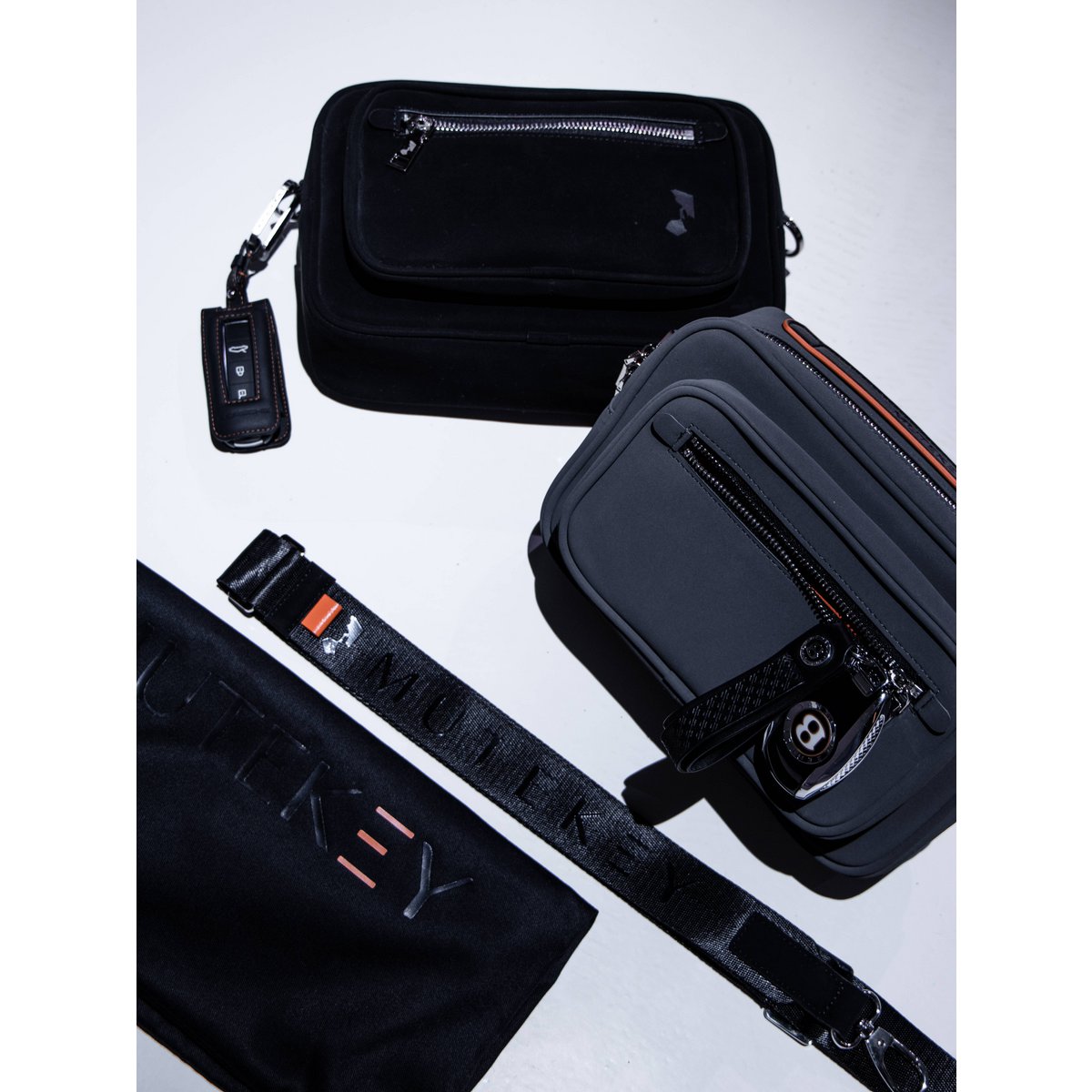 Mutekey Voyage. | RFID Blocking Messenger bag.