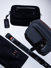 Mutekey Voyage. | Sac messager avec blocage RFID.