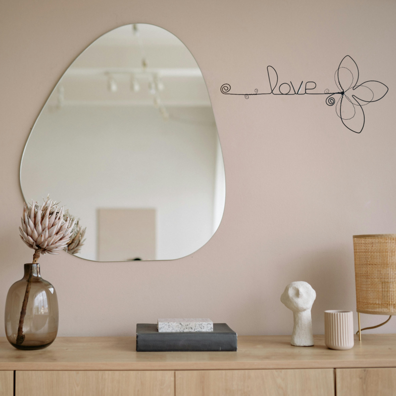 Fleur de Lys - "Love" - ​​Wire wall decoration