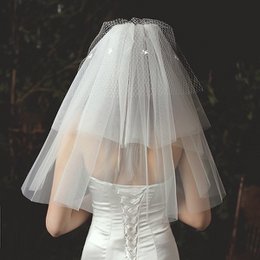Elegante velo nupcial de tres niveles con red para cubrir la cara