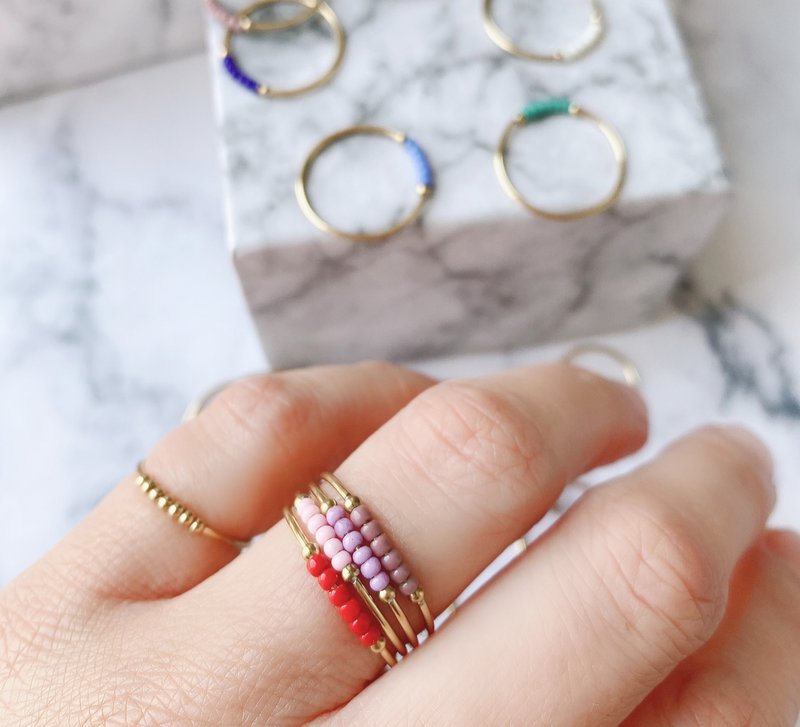 R0982 Angst Ring Palm Vintage Lila Perlen Vergoldet