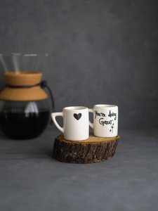 Kaffeetassen mit der Botschaft „With Coffee Nothing is Impossible“ – 2er-Set – Handgefertigt in Portugal