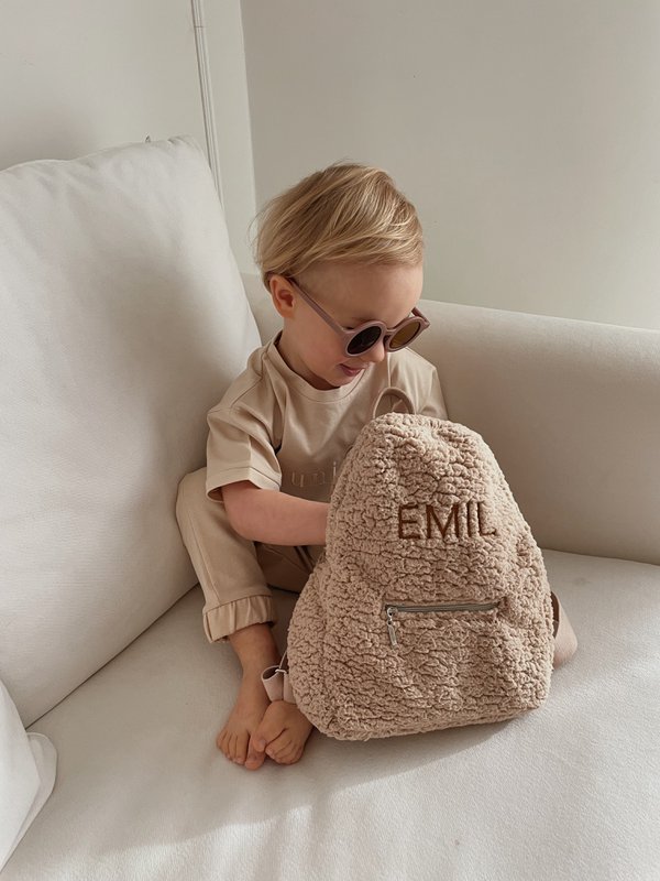 Bamse børnerygsæk med et broderet navn - beige