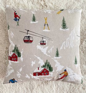 Chalet cushion skier 40x40cm