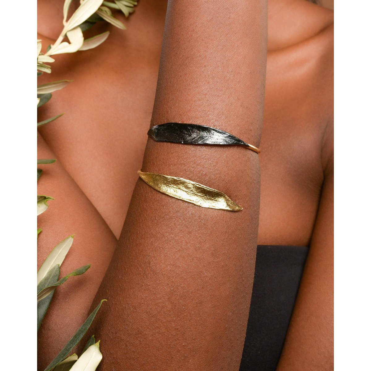 Olive Branch Veganistische armband - Verstelbaar verguld messing en zwart rhodiumontwerp