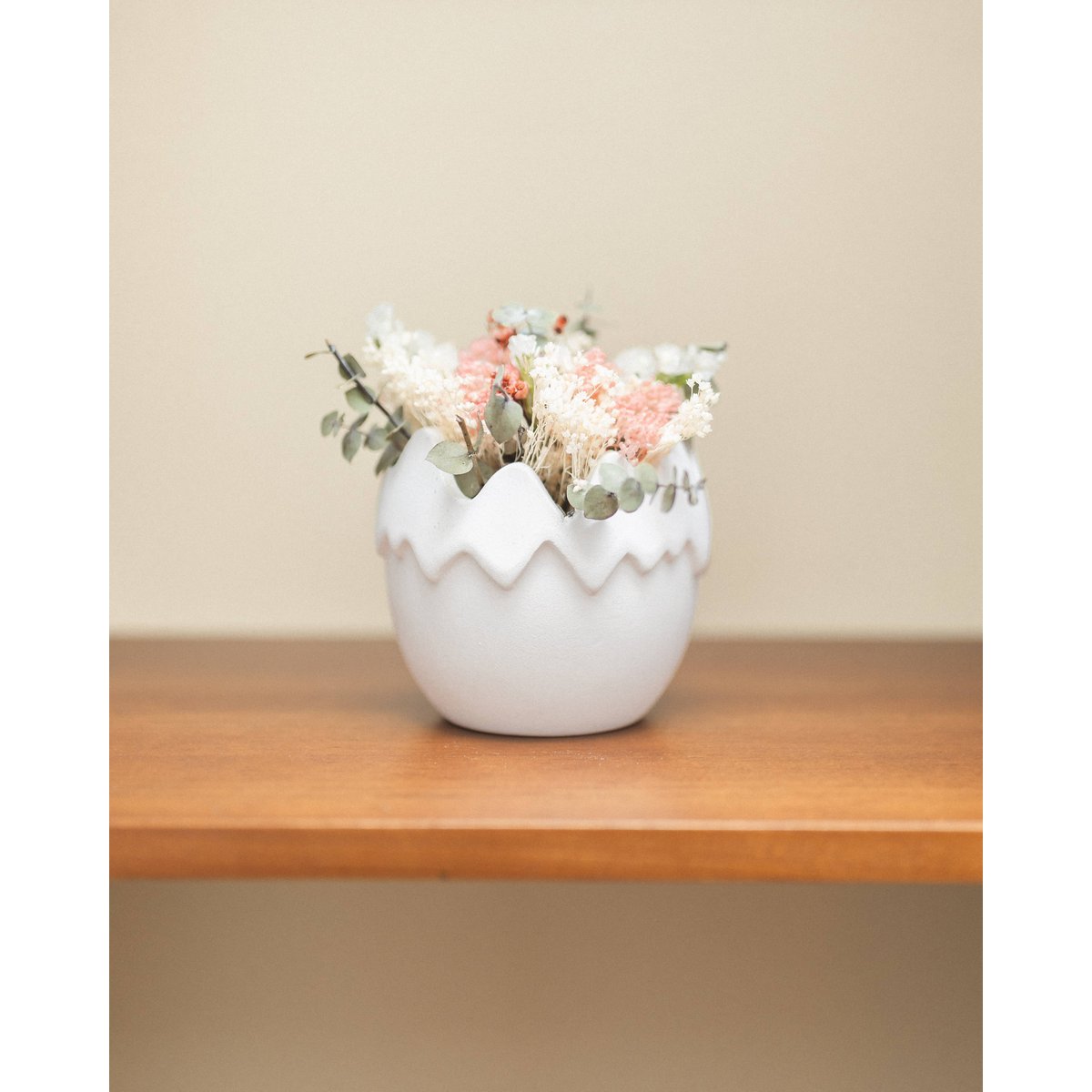 Huevo de Pascua con flores