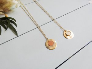 Maansteen medaillon lange ketting