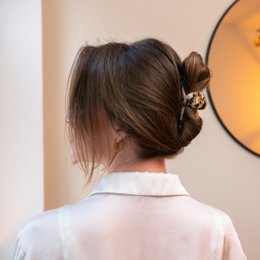 Twist Hair Claw Clip – Amber