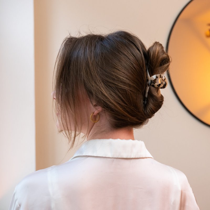 Twist Hair Claw Clip – Amber