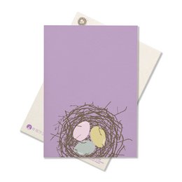 Postkarte Osternest - Osterkarte schlicht: Ostereier Postkarte für Osterwünsche, Geschenkidee zu Ostern, Frohe Ostern Karte Lamm, lila Karte Frühling
