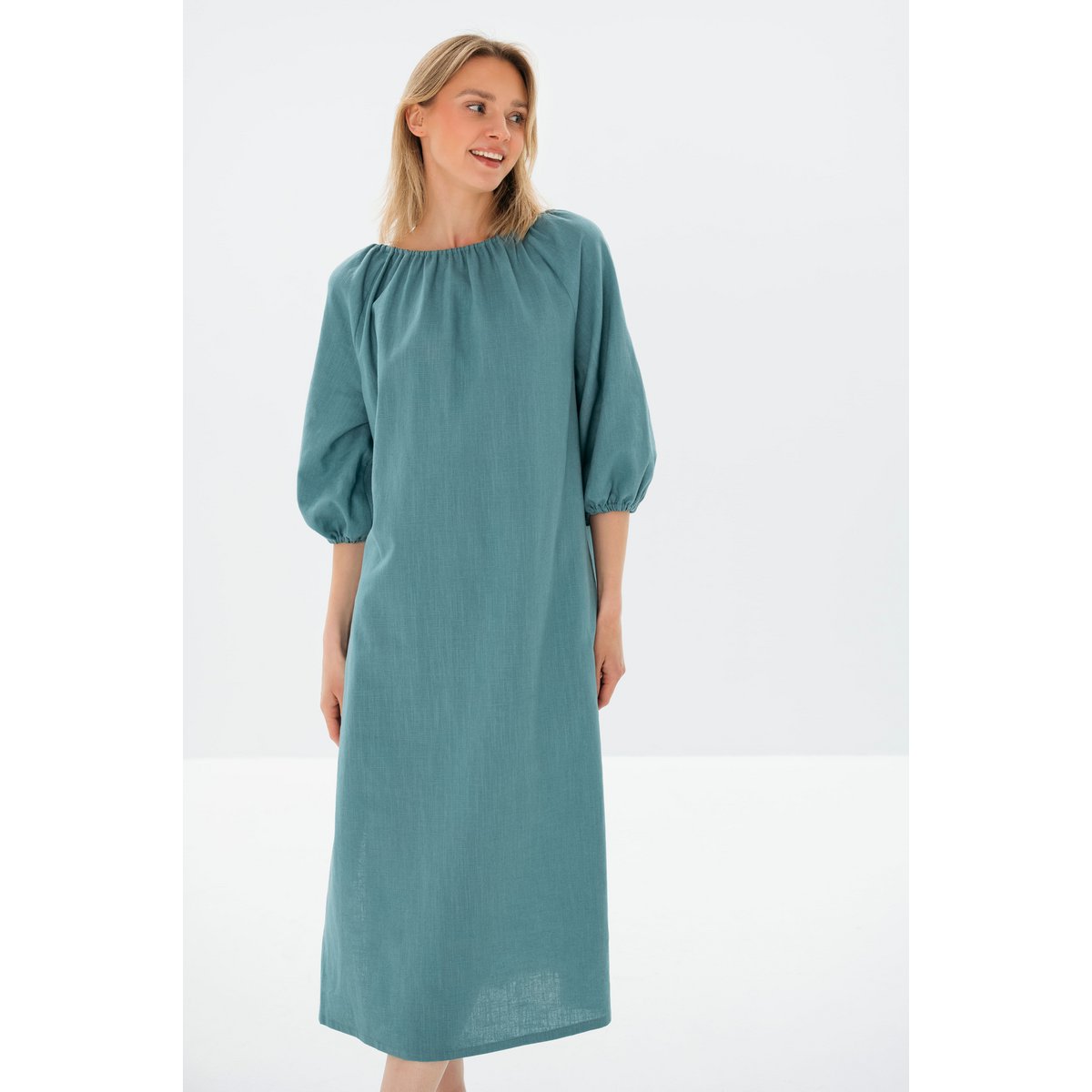 MOON — Vestido midi de lino lavado a la piedra con hombros descubiertos