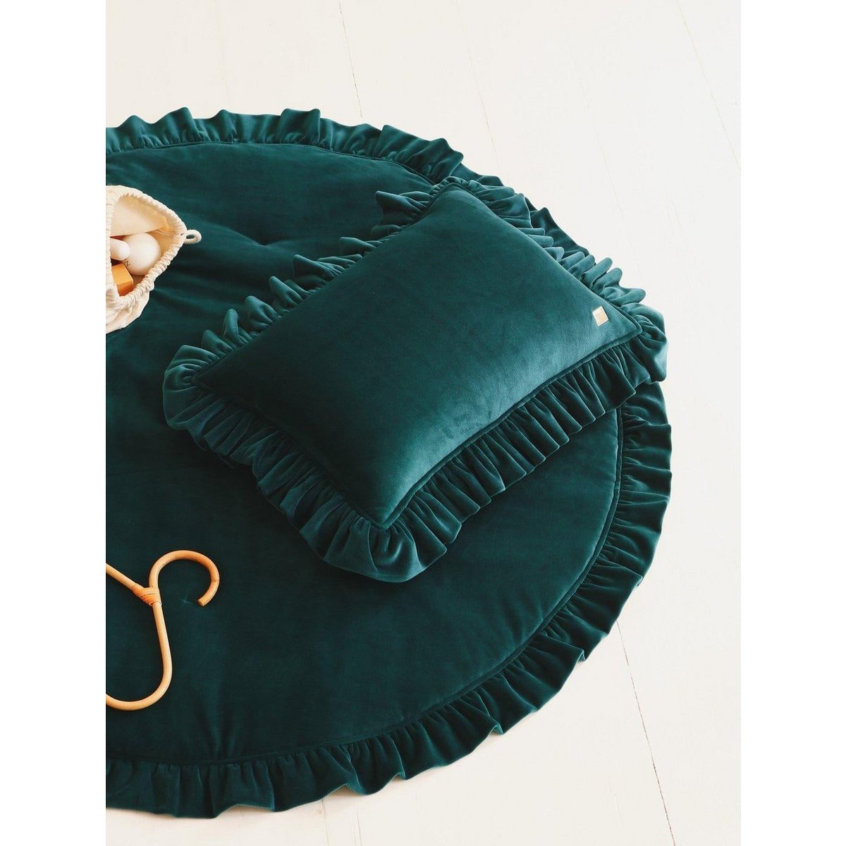 Mata Soft Velvet z Falbanką „Emerald”