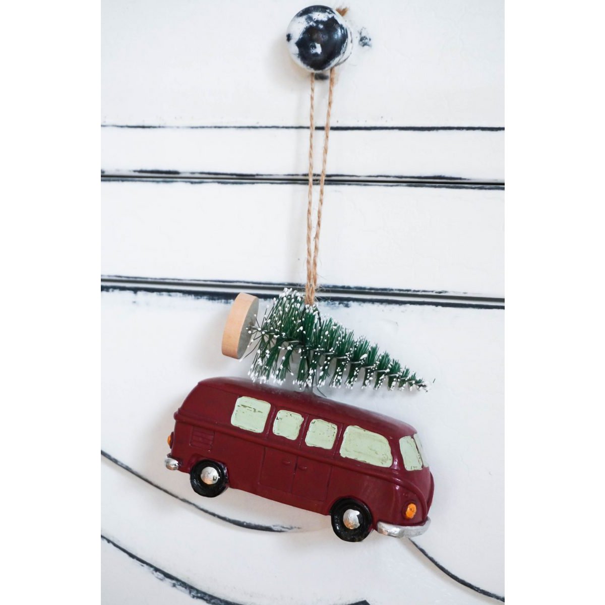 Camionnette rouge décor sapin 10 x 3,5 x 9 cm Isabelle Rose