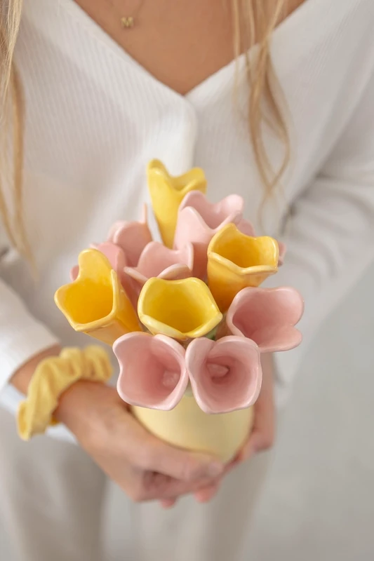Ceramic Tulip – Handmade Decorative Flower Stem (14–16 cm)