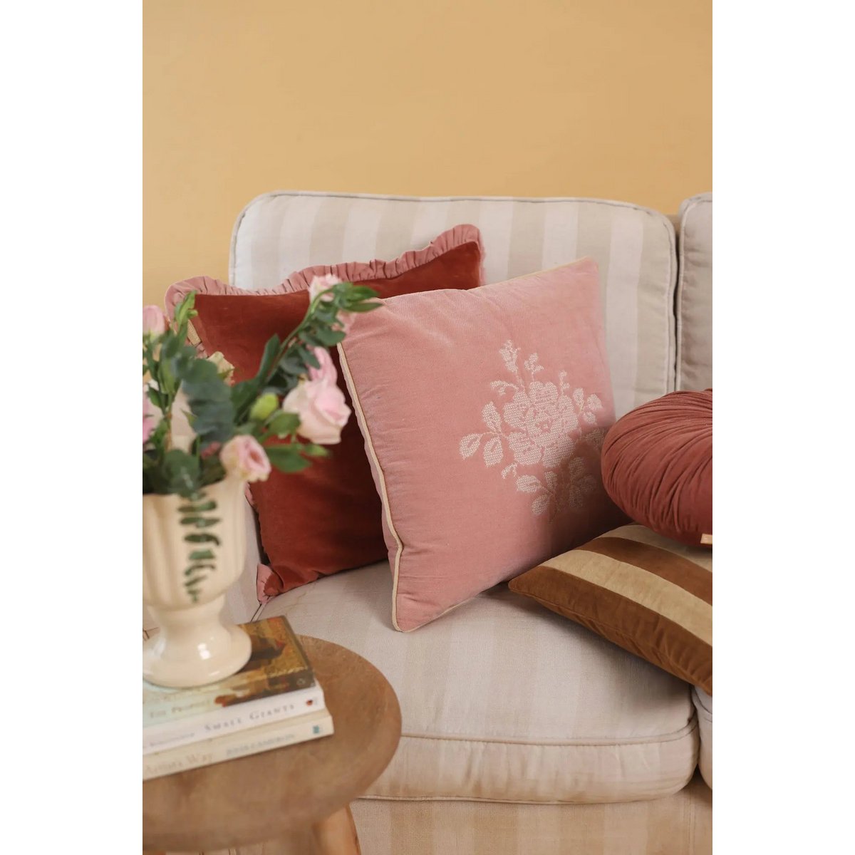 Kussenhoes | Camellia Rose kruissteekkussenhoes van Sanctuary Living