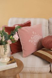 Kussenhoes | Camellia Rose kruissteekkussenhoes van Sanctuary Living
