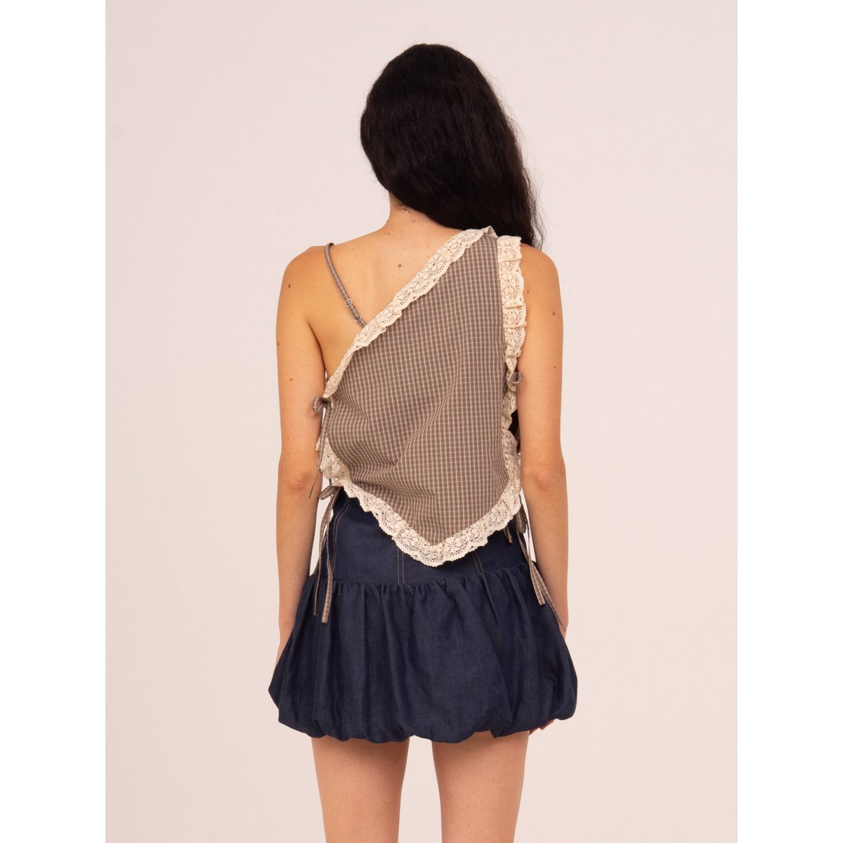 Rove bruin geruite asymmetrische top