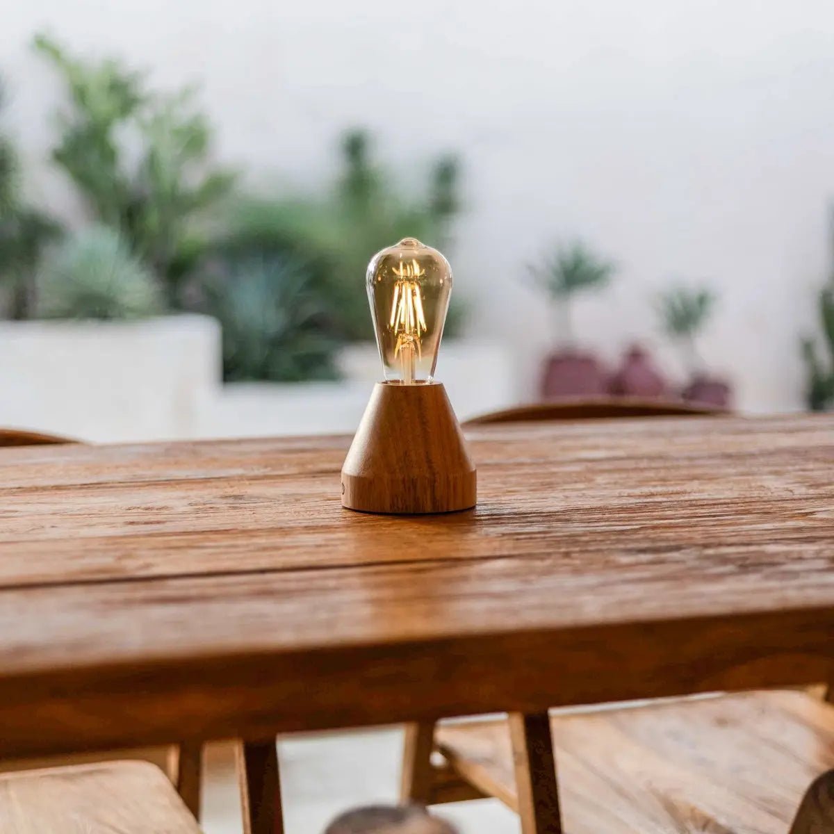 Lampe de table rechargeable marron clair Zavi
