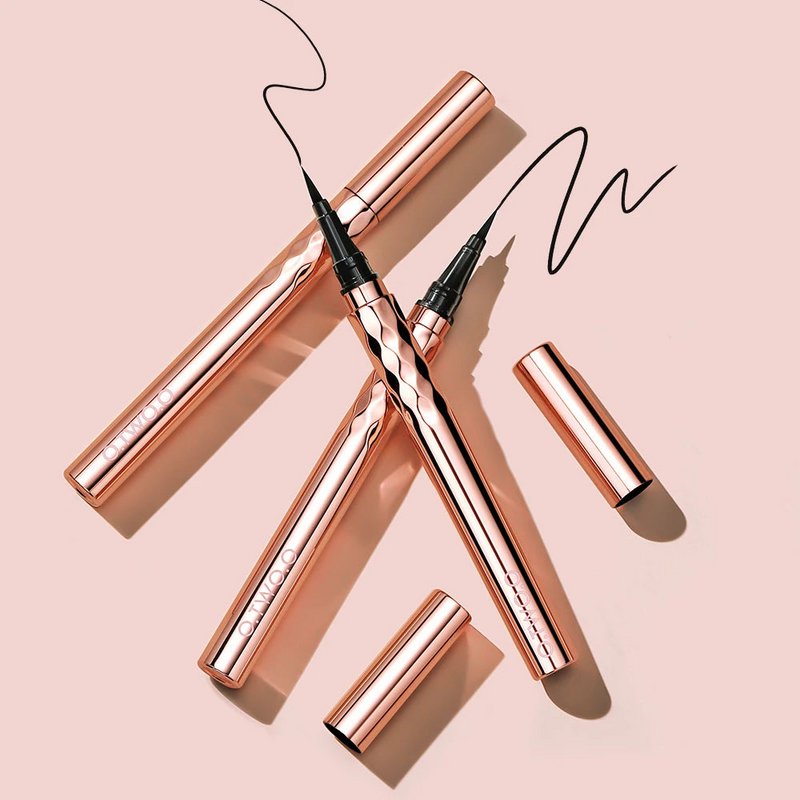 O.TWO.O Eyeliner w kredce Płynny eyeliner Wodoodporny, odporny na rozmazywanie Szybkoschnący 12-godzinny makijaż Ultracienki czarny eyeliner do strzałek