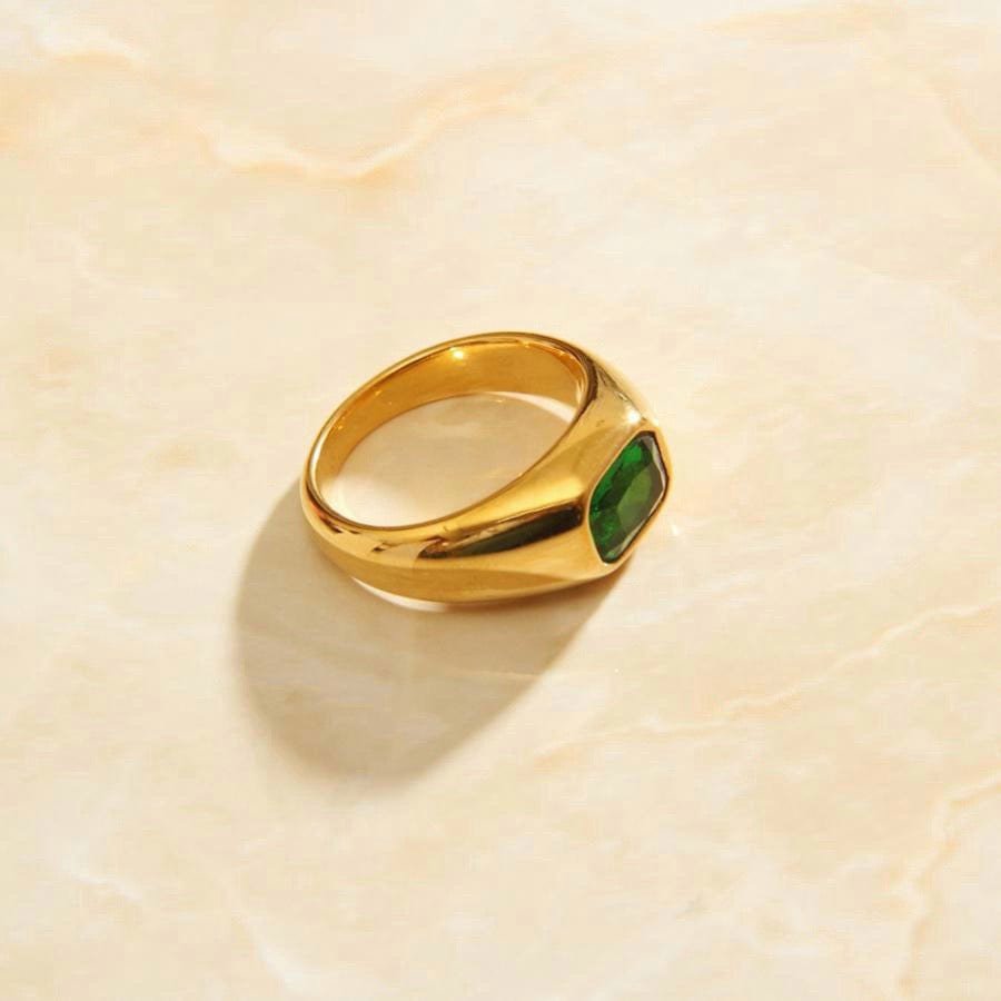 Lola - Green Stone Statement Gold Band