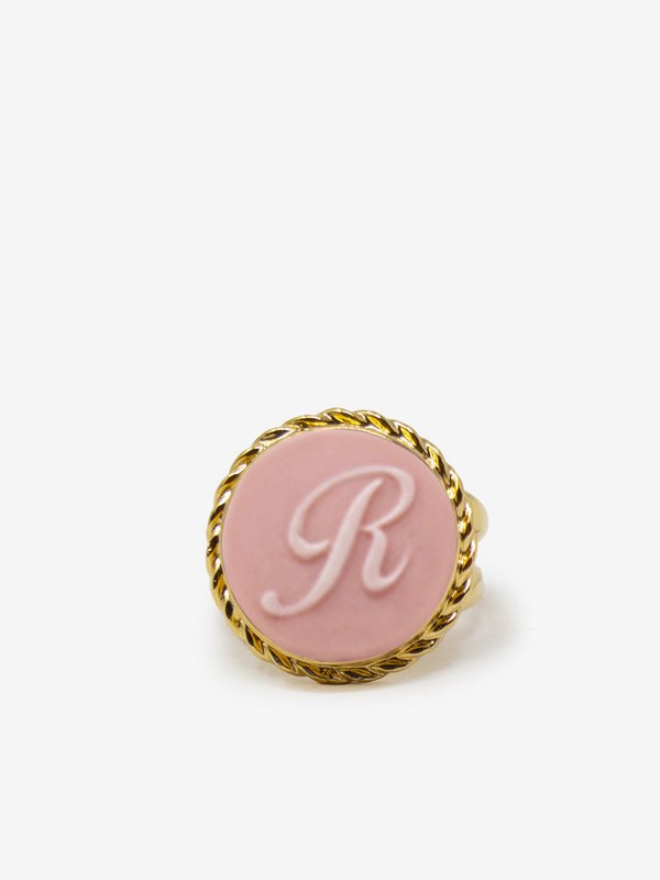 Anello con cammeo iniziale R rosa