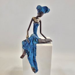 Bronze-Skulptur "woman who reads" by Hamed Nikiema | 28 cm