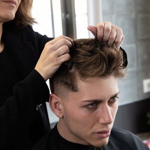 Glänzendes Haarwachs mit natürlicher Fixierung – Glanz, Kontrolle und UV-Schutz – 100 ml