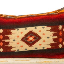 Poduszka 40x60cm - Native Quilotoa Red - zawiera wewnętrzną poduszkę z kaczego pierza