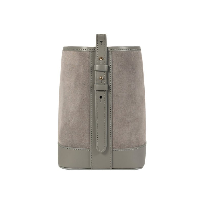 RB1031F | Women's bag in Brenda bucket in real leather made in Italy. Lucid gold metal accessories - Gray color - Dimensions: 25 x 23.5 x 17 cm