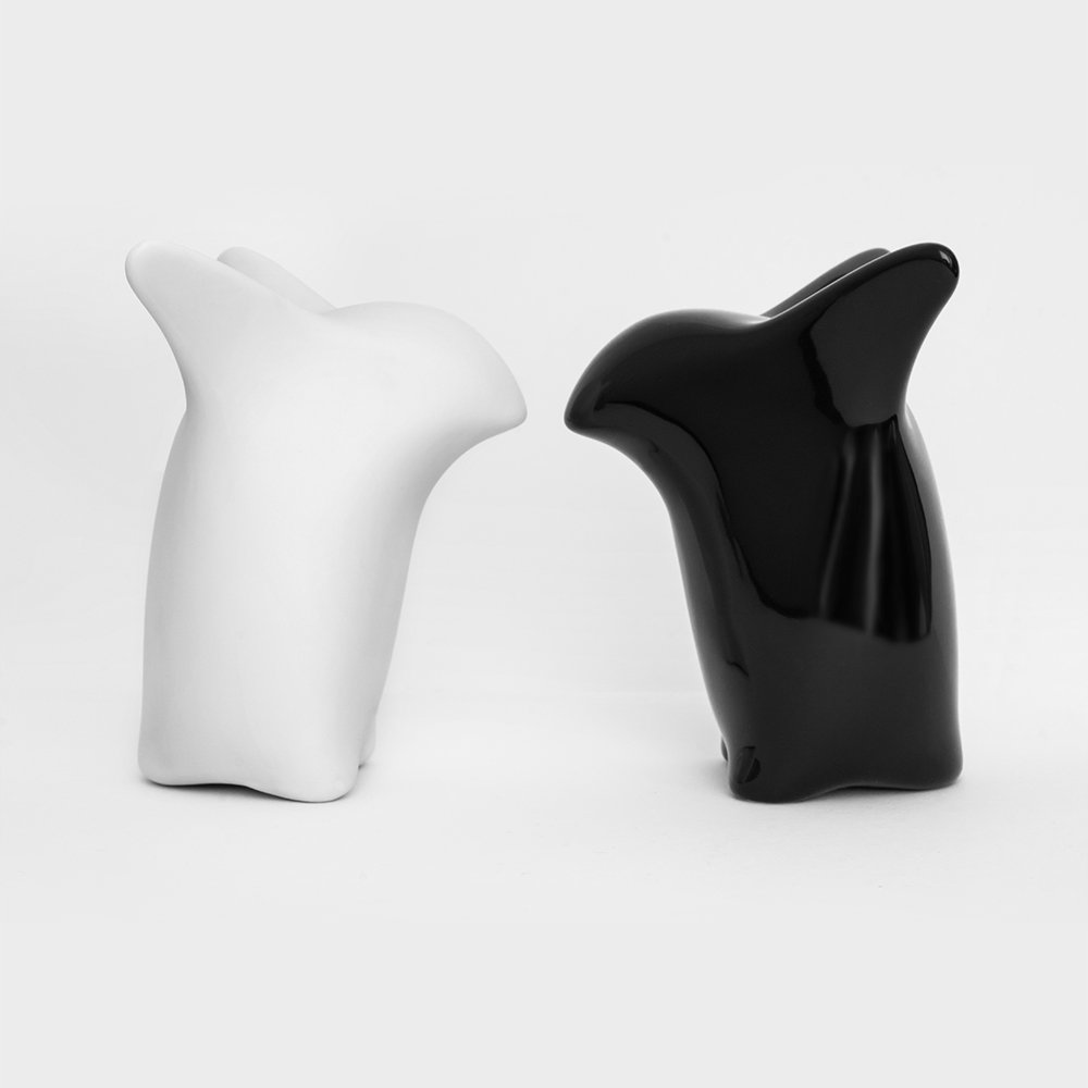 Ciekawy Pingwin | Porcelanowa figurka dekoracyjna nocna czarna