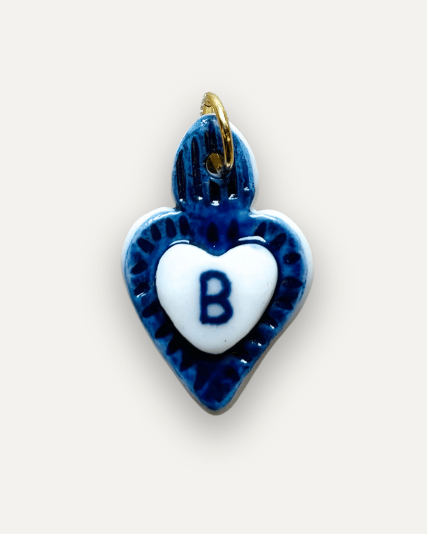 Charms - Blåt Hjerte Porcelænsvedhæng - Bogstav B