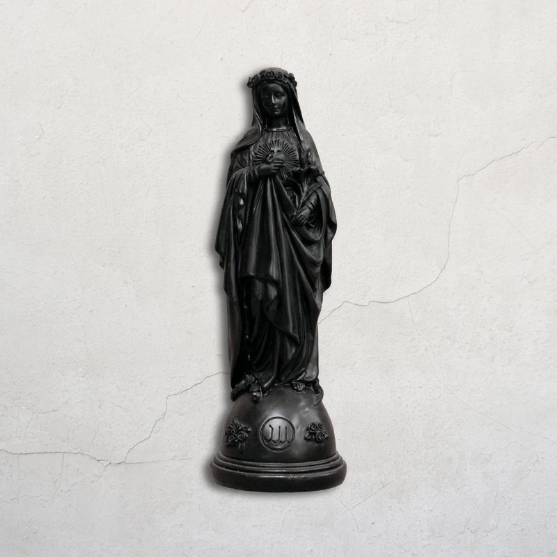 Statuette Mary with flowers