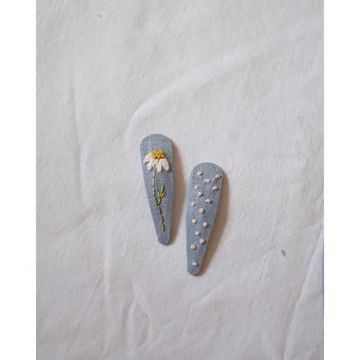 Haarspeldjes blauwe narcis + stippen