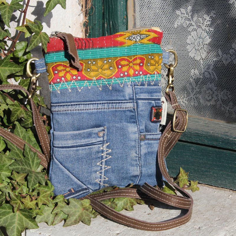 Sunsa lille bæredygtig skuldertaske til kvinder. Skuldertaske lavet af genbrugte jeans & canvas (canvas). Håndtaske vintage retro stil. Crossbody taske til kvinder.