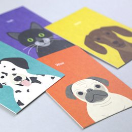 Dog de bois de bois à cartes postales à l'essence