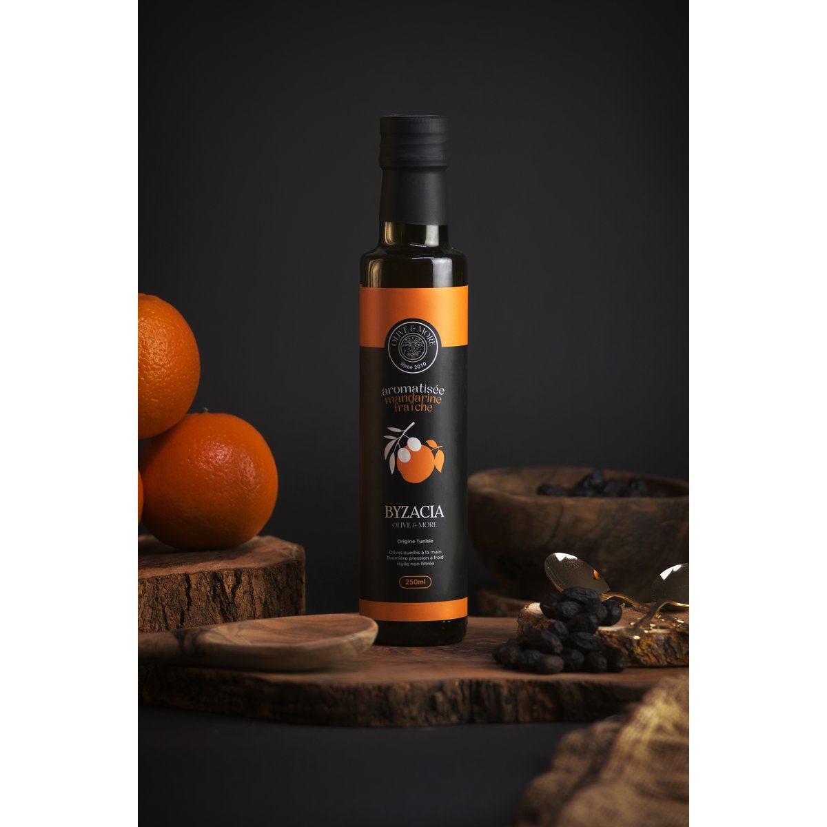 Mit frischer Mandarine aromatisiertes Olivenöl
