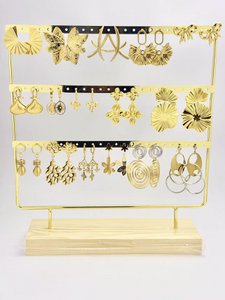 Lot 16 pairs of golden steel golden earrings on Presentoi