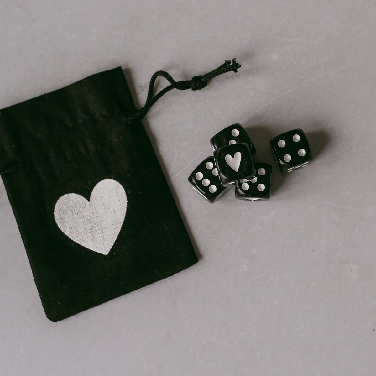 Juego de dados negros (PU = 8 juegos)