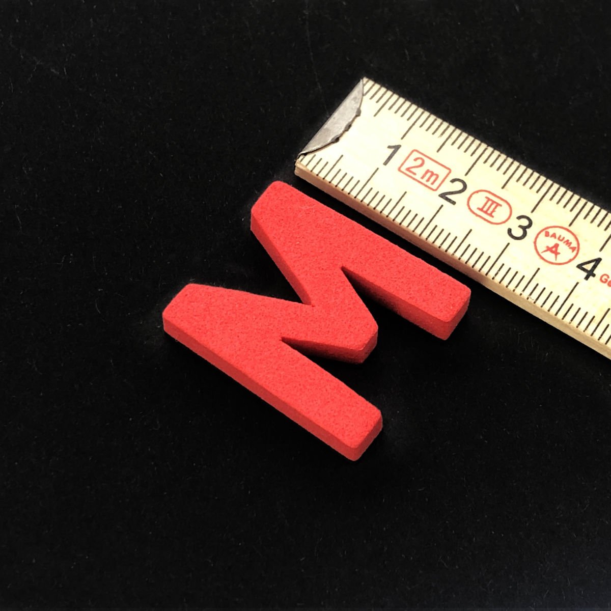 Modern magnetic letters - Knutsch Bang